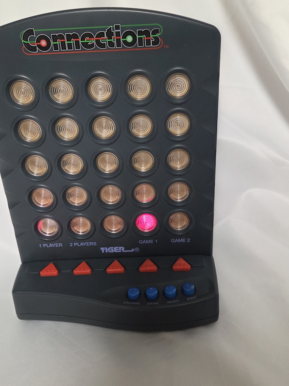 Vintage 1998 Tiger Connections Game Connect 4 Style Electronic Game 1-2